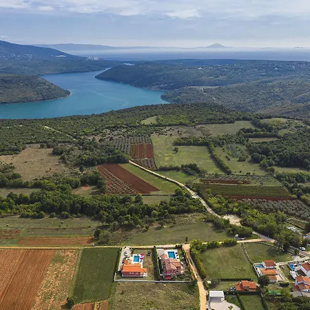 Kata Villa Rebici